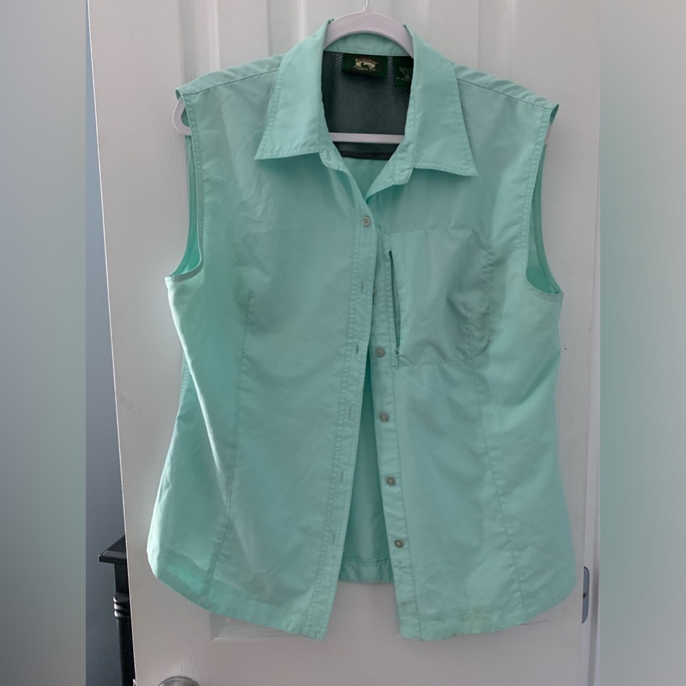 Short sleeve sea foam green.